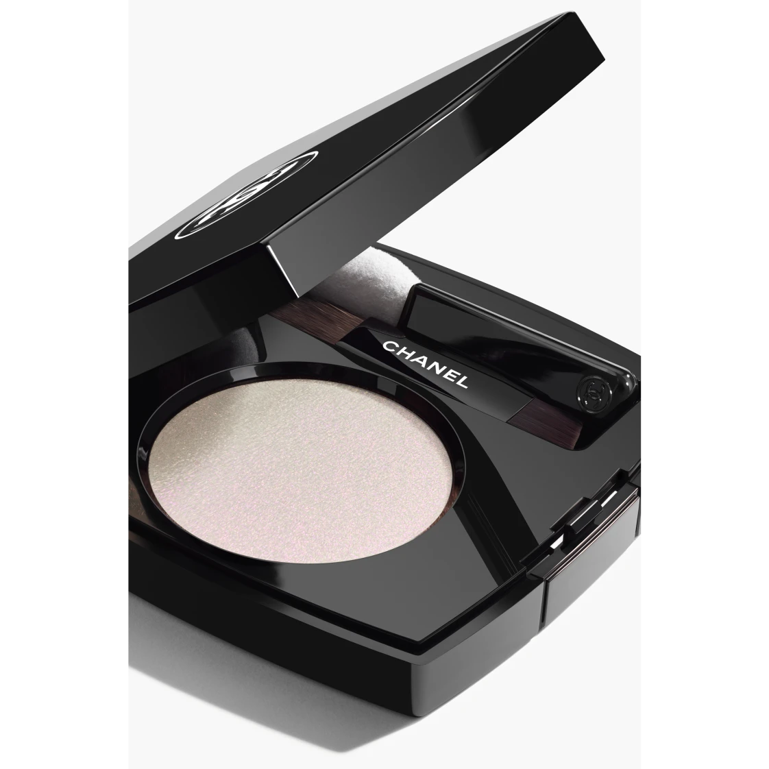 CHANEL OMBRE ESSENTIELLE طلاء علوي متعدد الاستخدامات