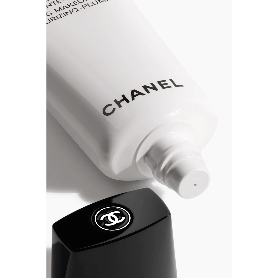 برايمر المكياج المرطب  CHANEL LA BASE ILLUMINATRICE