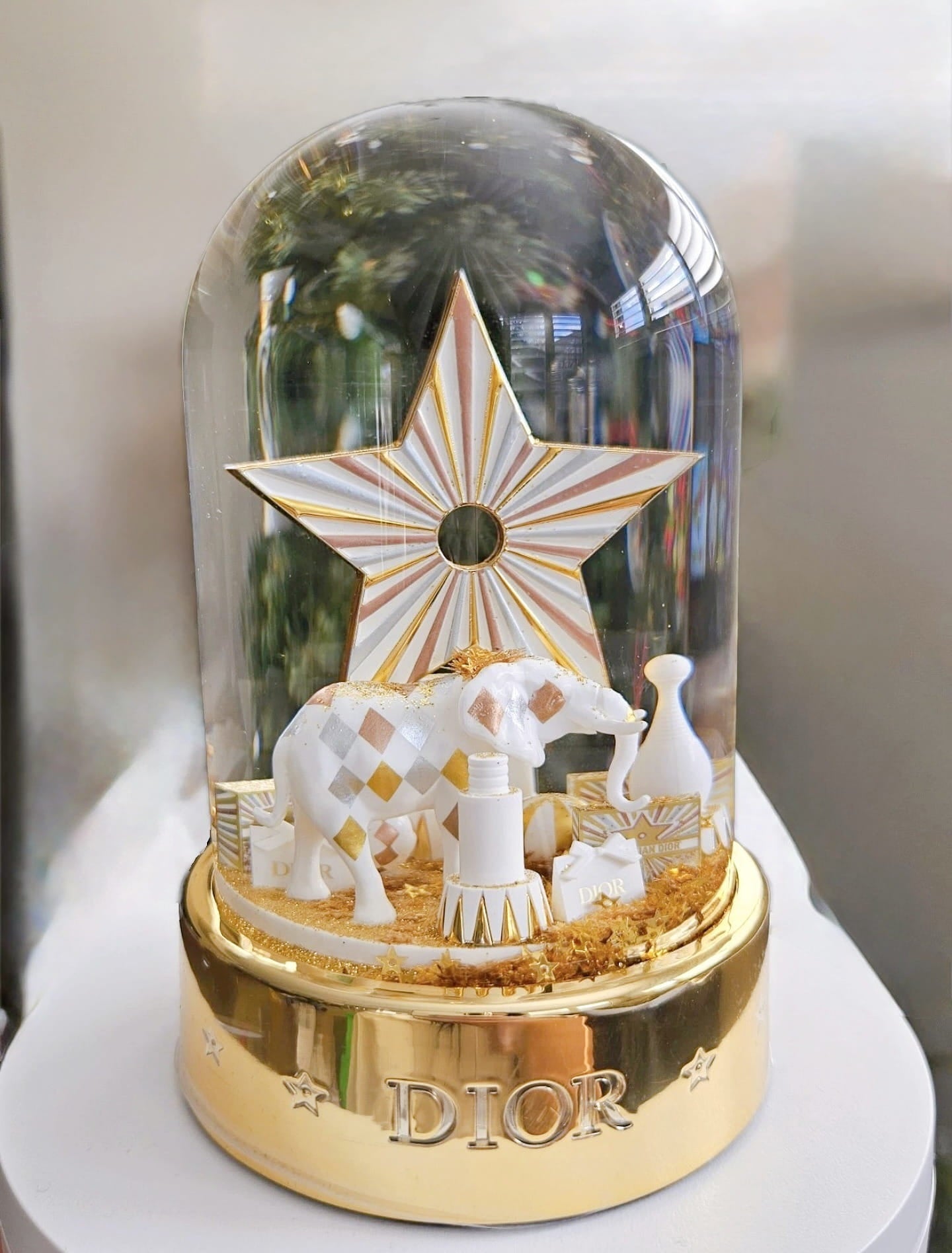 DIOR SNOW GLOBE