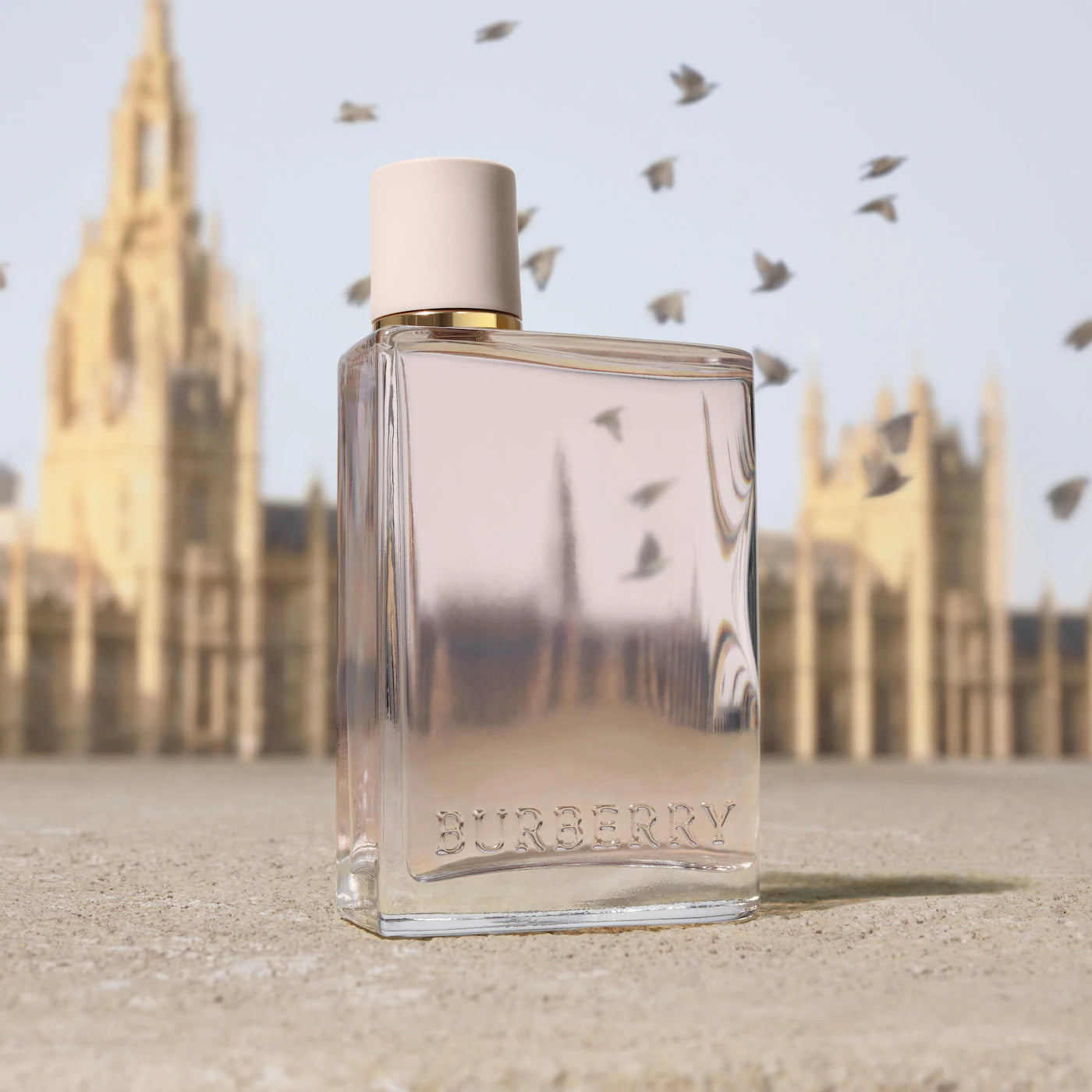 BURBERRY Her Eau de Parfum with Berries, Amber and Musk