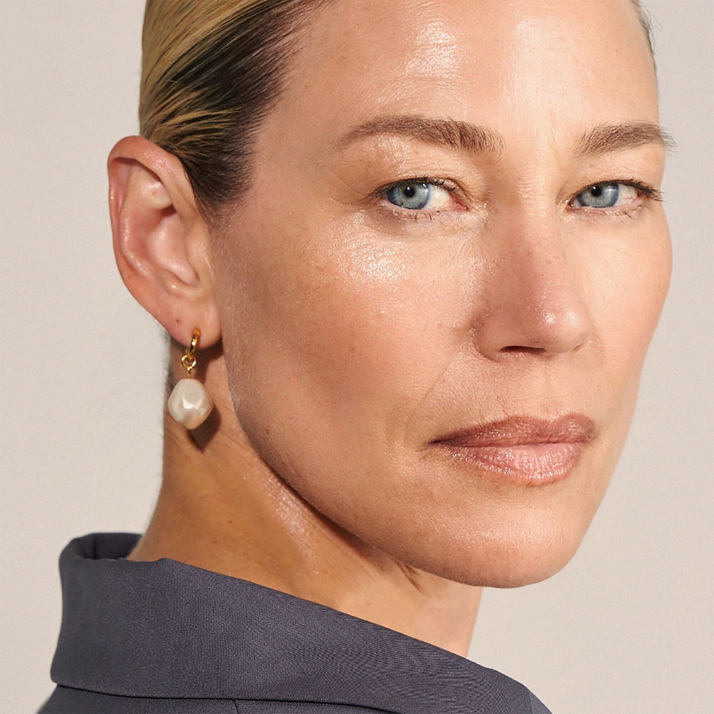 MERIT Great Skin Instant Glow Serum with Niacinamide and Hyaluronic Acid
