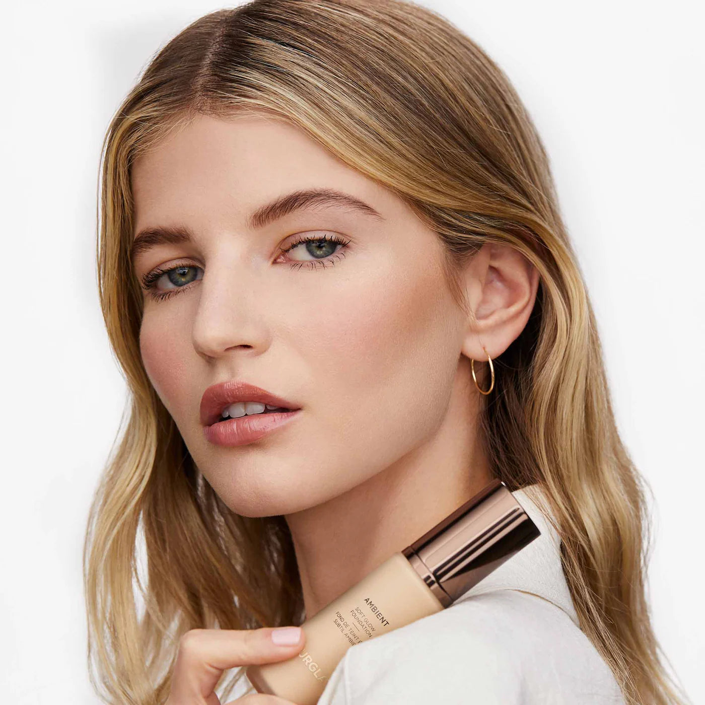 Hourglass Ambient Soft Glow Foundation