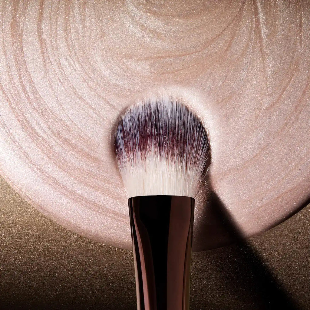 Hourglass Unreal Radiant Glow Liquid Highlighter